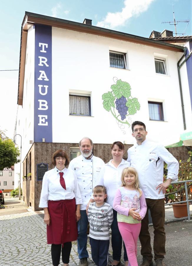 Gasthof Traube Аспах Екстериор снимка